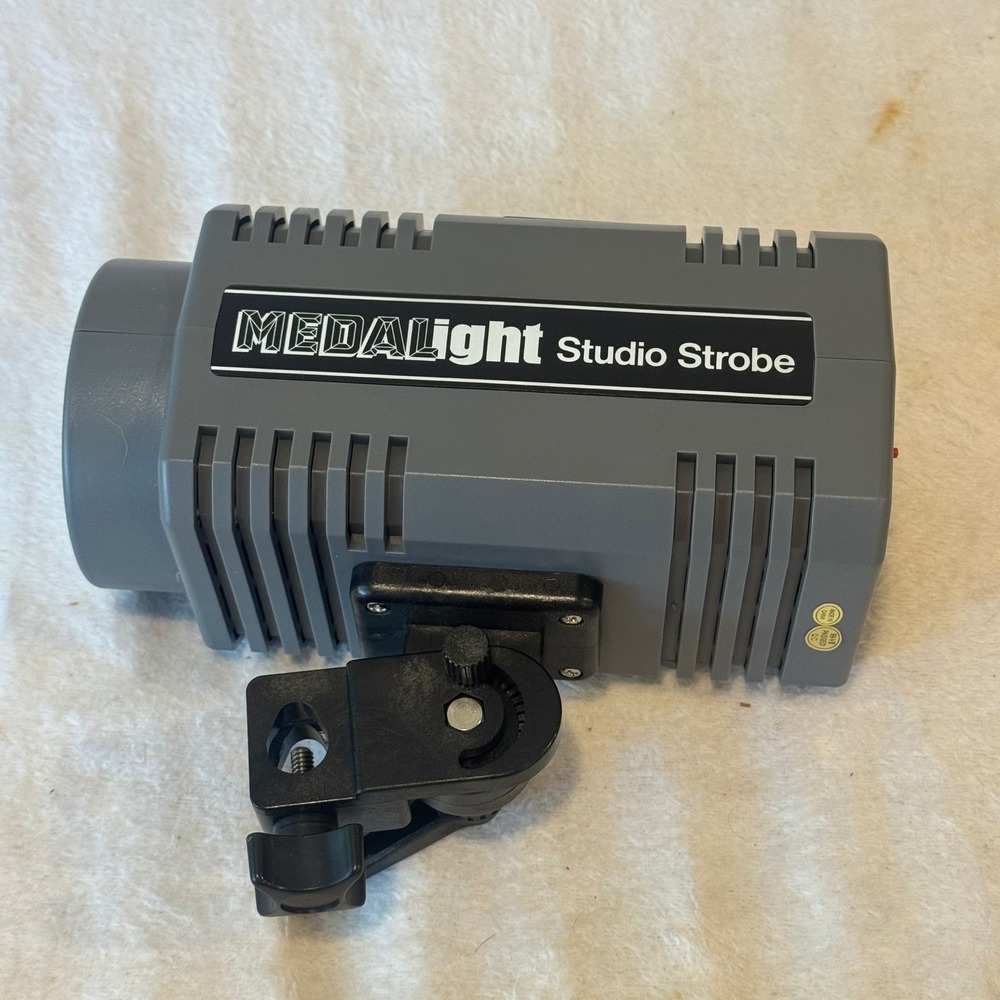 Medalight PG4001-ML Studio Strobe 150 w/ Monolight Photography Flash AC 110-120V
